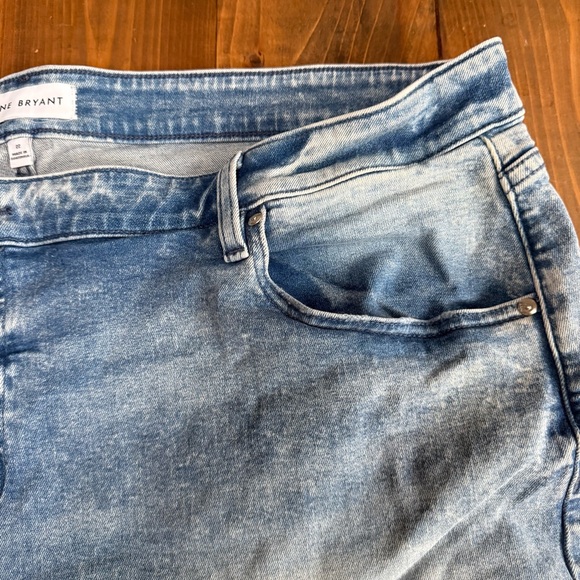 Lane Bryant Light Wash Distressed Denim Jean Shorts - Picture 4 of 8